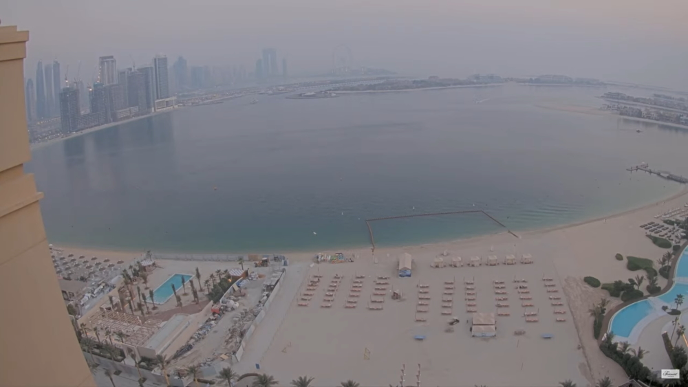 Дубай, остров Палм-Джумейра до разгона облаков